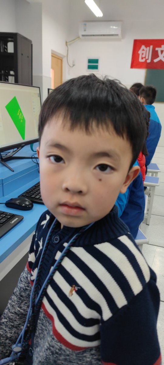 万泓睿