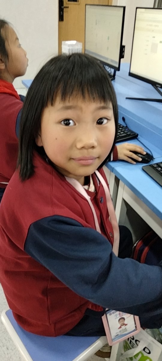 邓诗妍