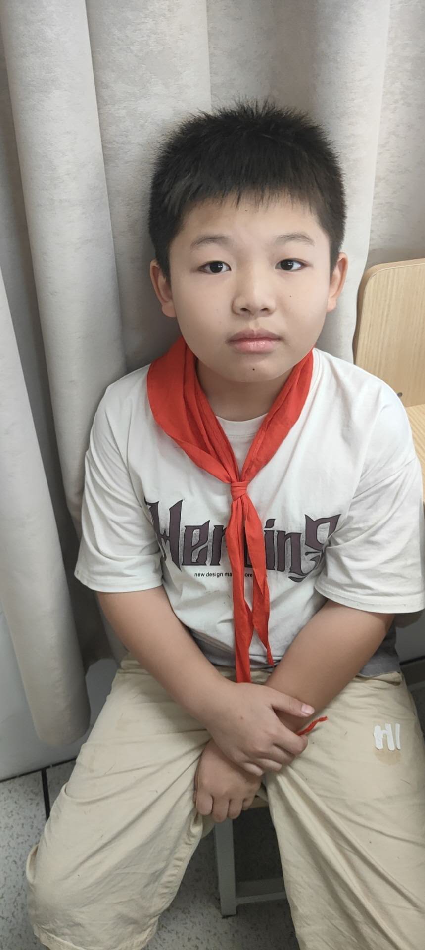 秦士博