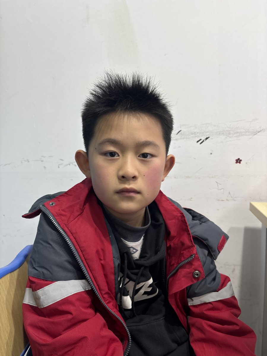 万袁锦宸